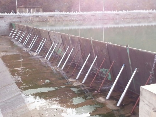 Comparison of Operation Parameters of Hydraulic Elevator Dam and Hydraulic Lifting Dam